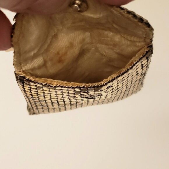 Vintage Whiting & Davis Goldtone Mesh Rosary Pouch Bag Coin Change Purse - Picture 8 of 9